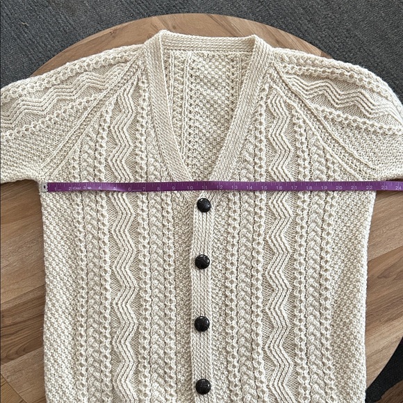 Elegant Cream hand made Knit wool Aran Cardigan for Men